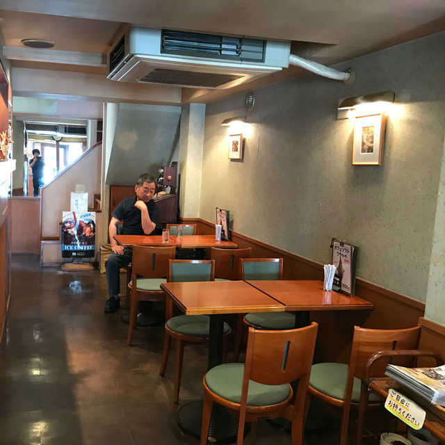 喫茶店1F